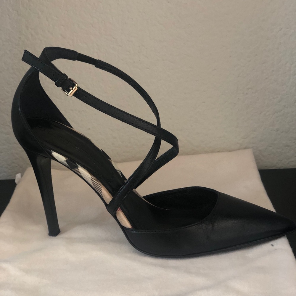 Burberry Stilettos size 37 Like new!